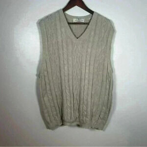 Men’s Cable Knit Sweater Vest